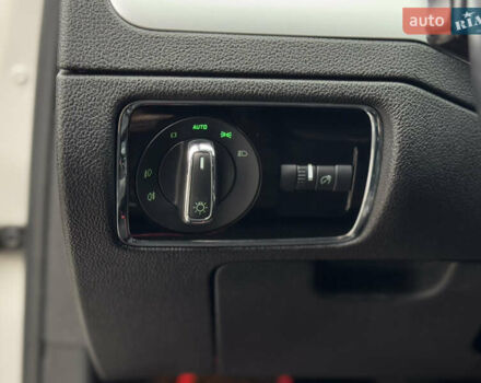 Белый Шкода Суперб, объемом двигателя 2 л и пробегом 304 тыс. км за 7999 $, фото 25 на Automoto.ua