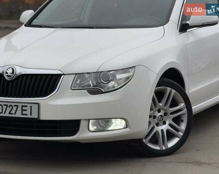 Белый Шкода Суперб, объемом двигателя 2 л и пробегом 304 тыс. км за 7999 $, фото 1 на Automoto.ua