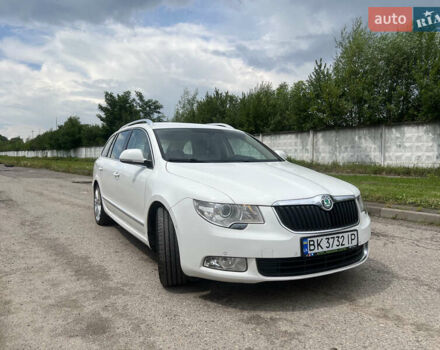 Белый Шкода Суперб, объемом двигателя 1.8 л и пробегом 245 тыс. км за 9300 $, фото 9 на Automoto.ua
