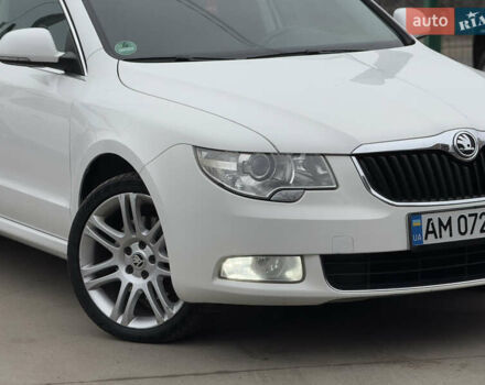 Белый Шкода Суперб, объемом двигателя 2 л и пробегом 304 тыс. км за 7999 $, фото 5 на Automoto.ua