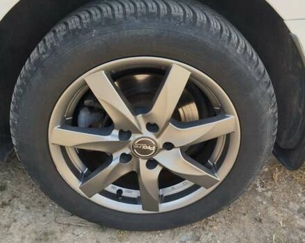 Білий Шкода Суперб, об'ємом двигуна 2 л та пробігом 259 тис. км за 10200 $, фото 8 на Automoto.ua