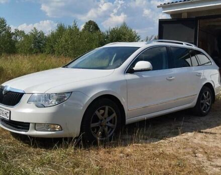 Білий Шкода Суперб, об'ємом двигуна 2 л та пробігом 259 тис. км за 10200 $, фото 5 на Automoto.ua