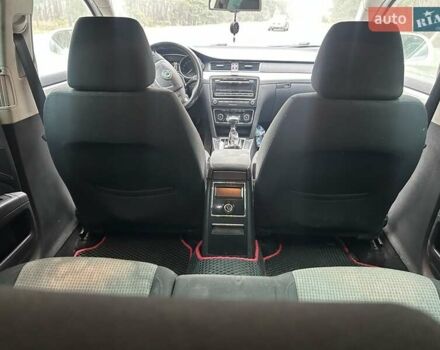 Белый Шкода Суперб, объемом двигателя 2 л и пробегом 241 тыс. км за 8700 $, фото 4 на Automoto.ua