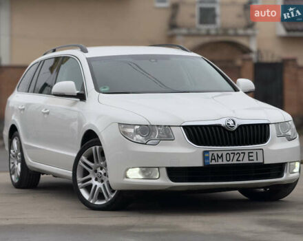 Белый Шкода Суперб, объемом двигателя 2 л и пробегом 304 тыс. км за 7999 $, фото 4 на Automoto.ua