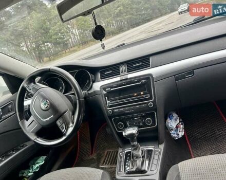 Белый Шкода Суперб, объемом двигателя 2 л и пробегом 241 тыс. км за 8700 $, фото 3 на Automoto.ua