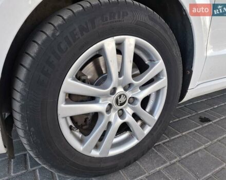 Белый Шкода Суперб, объемом двигателя 1.97 л и пробегом 219 тыс. км за 8900 $, фото 31 на Automoto.ua