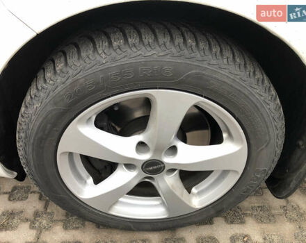 Белый Шкода Суперб, объемом двигателя 1.6 л и пробегом 242 тыс. км за 9800 $, фото 44 на Automoto.ua