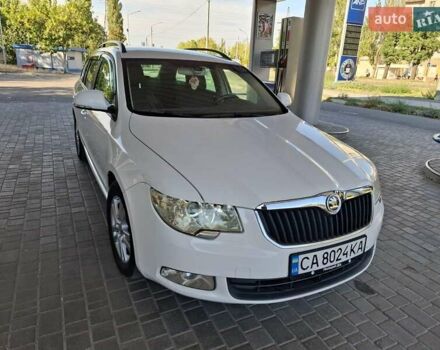 Белый Шкода Суперб, объемом двигателя 1.97 л и пробегом 219 тыс. км за 8900 $, фото 3 на Automoto.ua