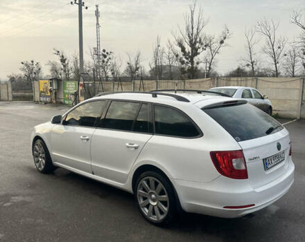 Белый Шкода Суперб, объемом двигателя 1.4 л и пробегом 178 тыс. км за 8000 $, фото 4 на Automoto.ua