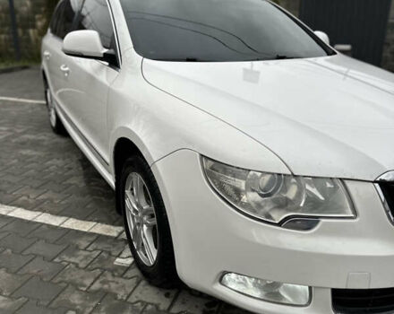 Белый Шкода Суперб, объемом двигателя 2 л и пробегом 291 тыс. км за 9400 $, фото 1 на Automoto.ua