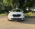 Белый Шкода Суперб, объемом двигателя 2 л и пробегом 320 тыс. км за 10500 $, фото 1 на Automoto.ua
