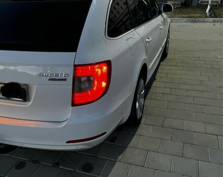 Белый Шкода Суперб, объемом двигателя 1.6 л и пробегом 304 тыс. км за 9300 $, фото 13 на Automoto.ua