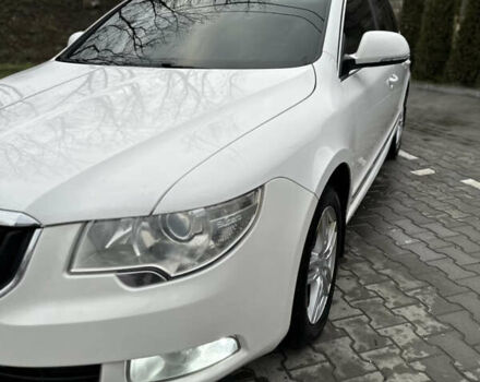 Белый Шкода Суперб, объемом двигателя 2 л и пробегом 291 тыс. км за 9400 $, фото 4 на Automoto.ua