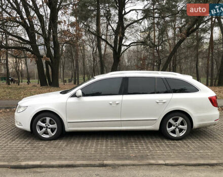 Белый Шкода Суперб, объемом двигателя 1.6 л и пробегом 242 тыс. км за 9800 $, фото 2 на Automoto.ua