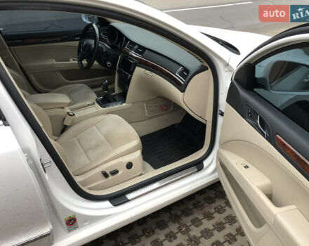 Белый Шкода Суперб, объемом двигателя 1.6 л и пробегом 242 тыс. км за 9800 $, фото 10 на Automoto.ua