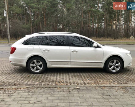Белый Шкода Суперб, объемом двигателя 1.6 л и пробегом 242 тыс. км за 9800 $, фото 6 на Automoto.ua
