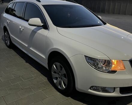 Белый Шкода Суперб, объемом двигателя 1.6 л и пробегом 304 тыс. км за 9300 $, фото 2 на Automoto.ua