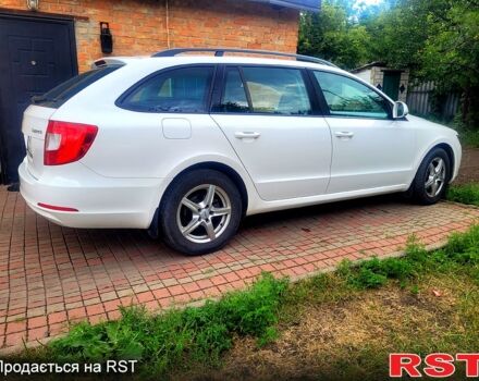 Белый Шкода Суперб, объемом двигателя 1.6 л и пробегом 208 тыс. км за 9000 $, фото 2 на Automoto.ua