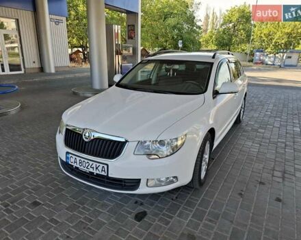 Белый Шкода Суперб, объемом двигателя 1.97 л и пробегом 219 тыс. км за 8900 $, фото 1 на Automoto.ua