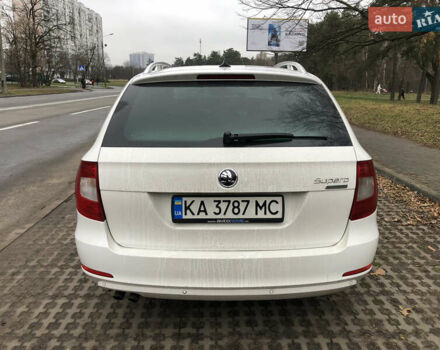 Белый Шкода Суперб, объемом двигателя 1.6 л и пробегом 242 тыс. км за 9800 $, фото 4 на Automoto.ua
