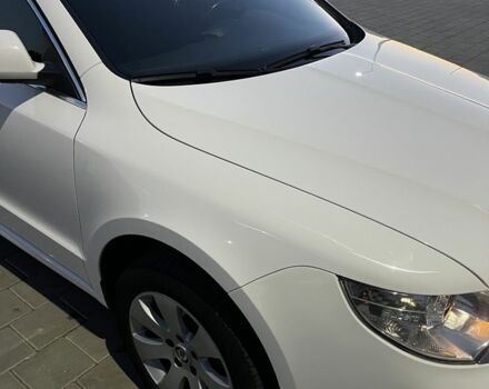 Белый Шкода Суперб, объемом двигателя 1.6 л и пробегом 304 тыс. км за 9300 $, фото 3 на Automoto.ua