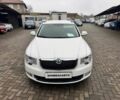 Белый Шкода Суперб, объемом двигателя 1.8 л и пробегом 111 тыс. км за 10000 $, фото 1 на Automoto.ua
