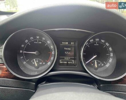 Белый Шкода Суперб, объемом двигателя 2 л и пробегом 390 тыс. км за 7799 $, фото 3 на Automoto.ua