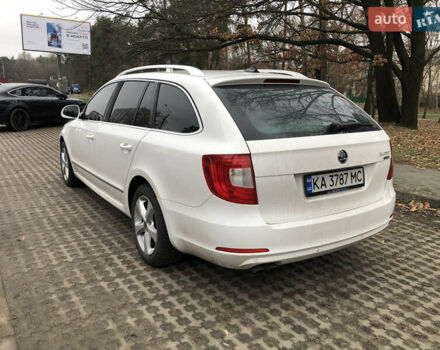 Белый Шкода Суперб, объемом двигателя 1.6 л и пробегом 242 тыс. км за 9800 $, фото 3 на Automoto.ua