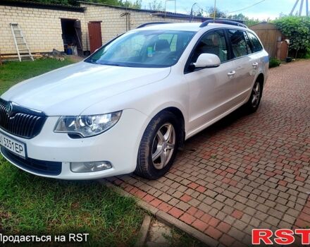 Белый Шкода Суперб, объемом двигателя 1.6 л и пробегом 208 тыс. км за 9000 $, фото 1 на Automoto.ua