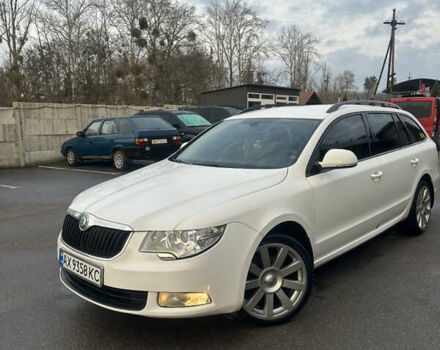 Белый Шкода Суперб, объемом двигателя 1.4 л и пробегом 178 тыс. км за 8000 $, фото 2 на Automoto.ua