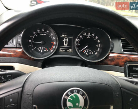 Белый Шкода Суперб, объемом двигателя 1.6 л и пробегом 242 тыс. км за 9800 $, фото 14 на Automoto.ua