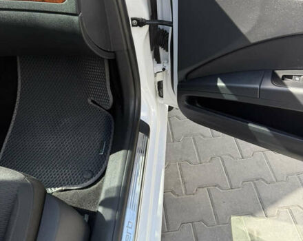 Білий Шкода Суперб, об'ємом двигуна 2 л та пробігом 418 тис. км за 12000 $, фото 17 на Automoto.ua