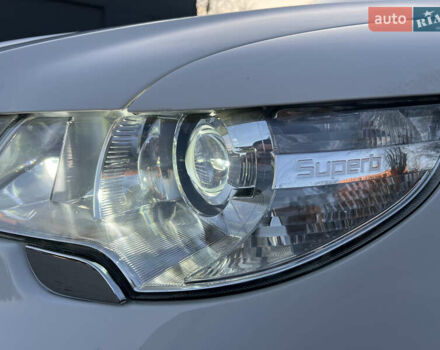 Шкода Суперб 2012 в Черновцах на Automoto.ua Белый Шкода Суперб, объемом двигателя 2 л и пробегом 200 тыс. км за 11200 $, фото 17 на Automoto.ua