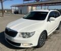 Белый Шкода Суперб, объемом двигателя 2 л и пробегом 295 тыс. км за 9026 $, фото 1 на Automoto.ua