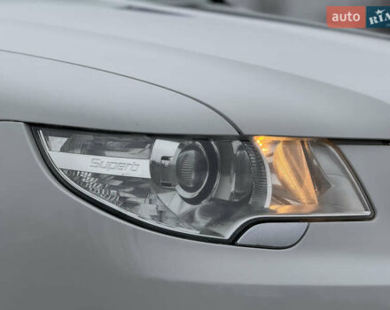 Білий Шкода Суперб, об'ємом двигуна 2 л та пробігом 317 тис. км за 12900 $, фото 4 на Automoto.ua
