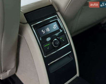 Білий Шкода Суперб, об'ємом двигуна 2 л та пробігом 317 тис. км за 12900 $, фото 44 на Automoto.ua