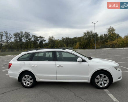 Белый Шкода Суперб, объемом двигателя 1.8 л и пробегом 241 тыс. км за 7300 $, фото 1 на Automoto.ua