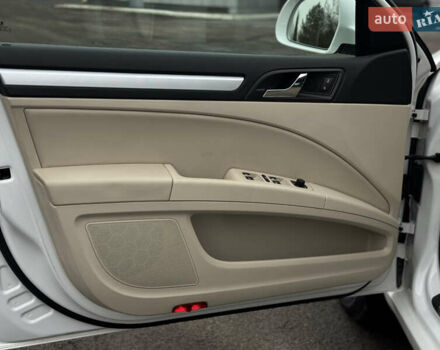 Білий Шкода Суперб, об'ємом двигуна 2 л та пробігом 317 тис. км за 12900 $, фото 34 на Automoto.ua