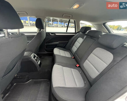 Белый Шкода Суперб, объемом двигателя 1.8 л и пробегом 241 тыс. км за 7300 $, фото 20 на Automoto.ua