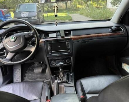 Шкода Суперб 2012 в Львове на Automoto.ua Белый Шкода Суперб, объемом двигателя 2 л и пробегом 363 тыс. км за 12000 $, фото 10 на Automoto.ua