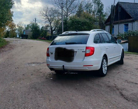 Белый Шкода Суперб, объемом двигателя 2 л и пробегом 280 тыс. км за 10700 $, фото 1 на Automoto.ua