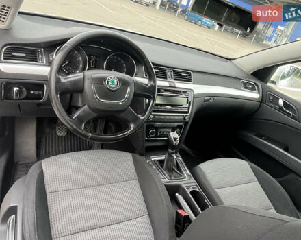Белый Шкода Суперб, объемом двигателя 1.8 л и пробегом 241 тыс. км за 7300 $, фото 22 на Automoto.ua