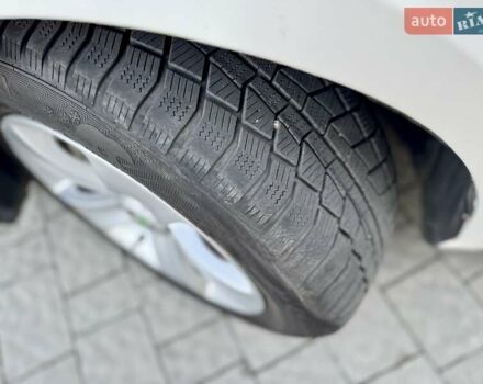 Білий Шкода Суперб, об'ємом двигуна 2 л та пробігом 305 тис. км за 9350 $, фото 26 на Automoto.ua