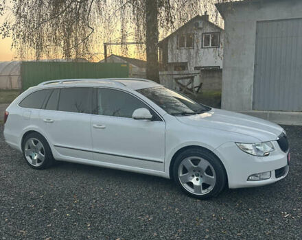 Белый Шкода Суперб, объемом двигателя 1.6 л и пробегом 260 тыс. км за 11600 $, фото 3 на Automoto.ua