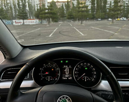 Белый Шкода Суперб, объемом двигателя 1.8 л и пробегом 134 тыс. км за 12000 $, фото 54 на Automoto.ua