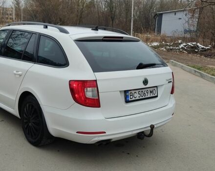 Белый Шкода Суперб, объемом двигателя 1.6 л и пробегом 207 тыс. км за 8200 $, фото 2 на Automoto.ua