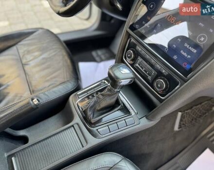 Білий Шкода Суперб, об'ємом двигуна 2 л та пробігом 305 тис. км за 9350 $, фото 75 на Automoto.ua