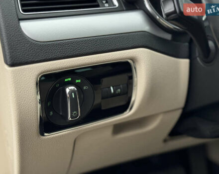 Білий Шкода Суперб, об'ємом двигуна 2 л та пробігом 317 тис. км за 12900 $, фото 35 на Automoto.ua