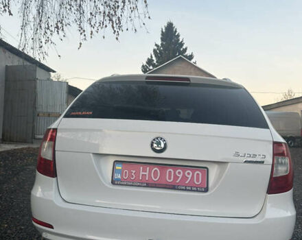 Белый Шкода Суперб, объемом двигателя 1.6 л и пробегом 260 тыс. км за 11600 $, фото 5 на Automoto.ua