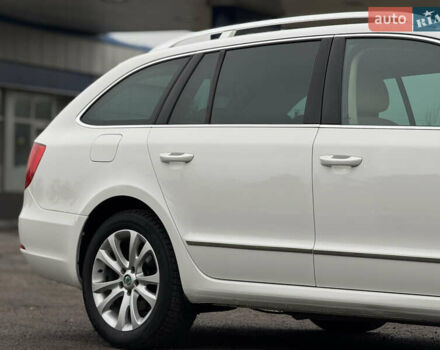 Білий Шкода Суперб, об'ємом двигуна 2 л та пробігом 317 тис. км за 12900 $, фото 6 на Automoto.ua